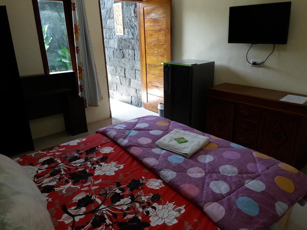 Beto Guesthouse Kalasan Esterno foto