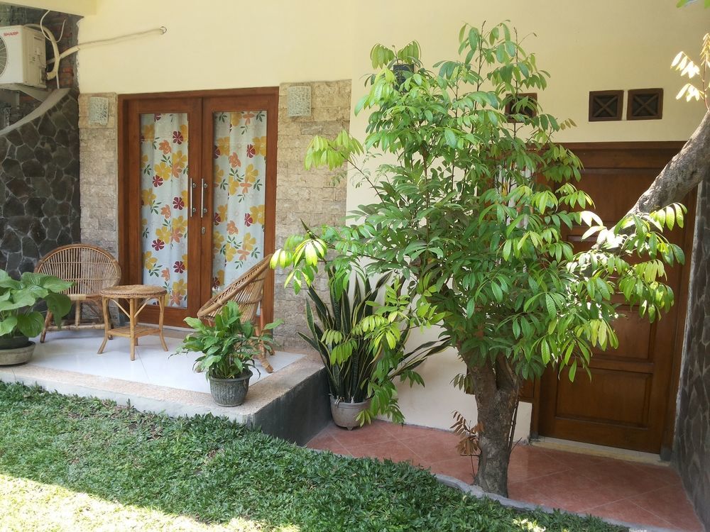 Beto Guesthouse Kalasan Esterno foto